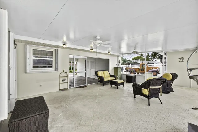 $649,000 | 1610 Crest Drive, Lake Worth, FL 33461