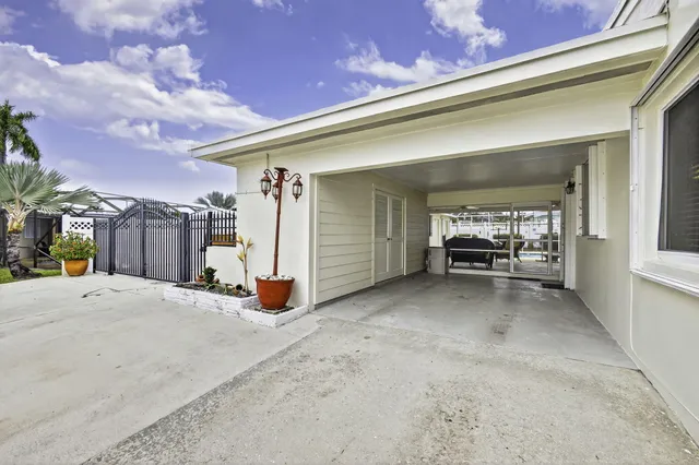 $649,000 | 1610 Crest Drive, Lake Worth, FL 33461