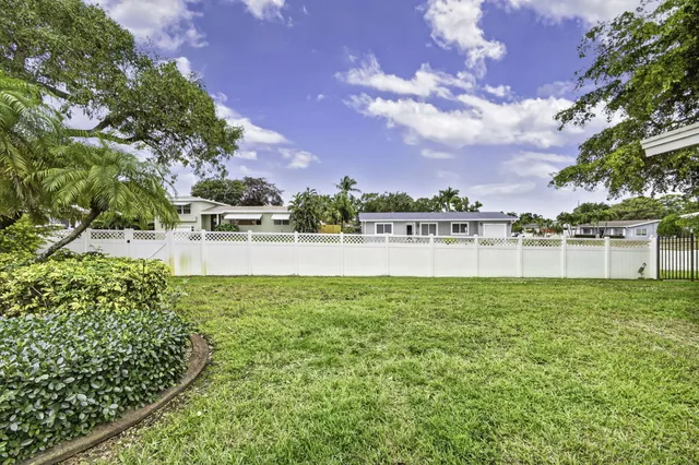 $649,000 | 1610 Crest Drive, Lake Worth, FL 33461
