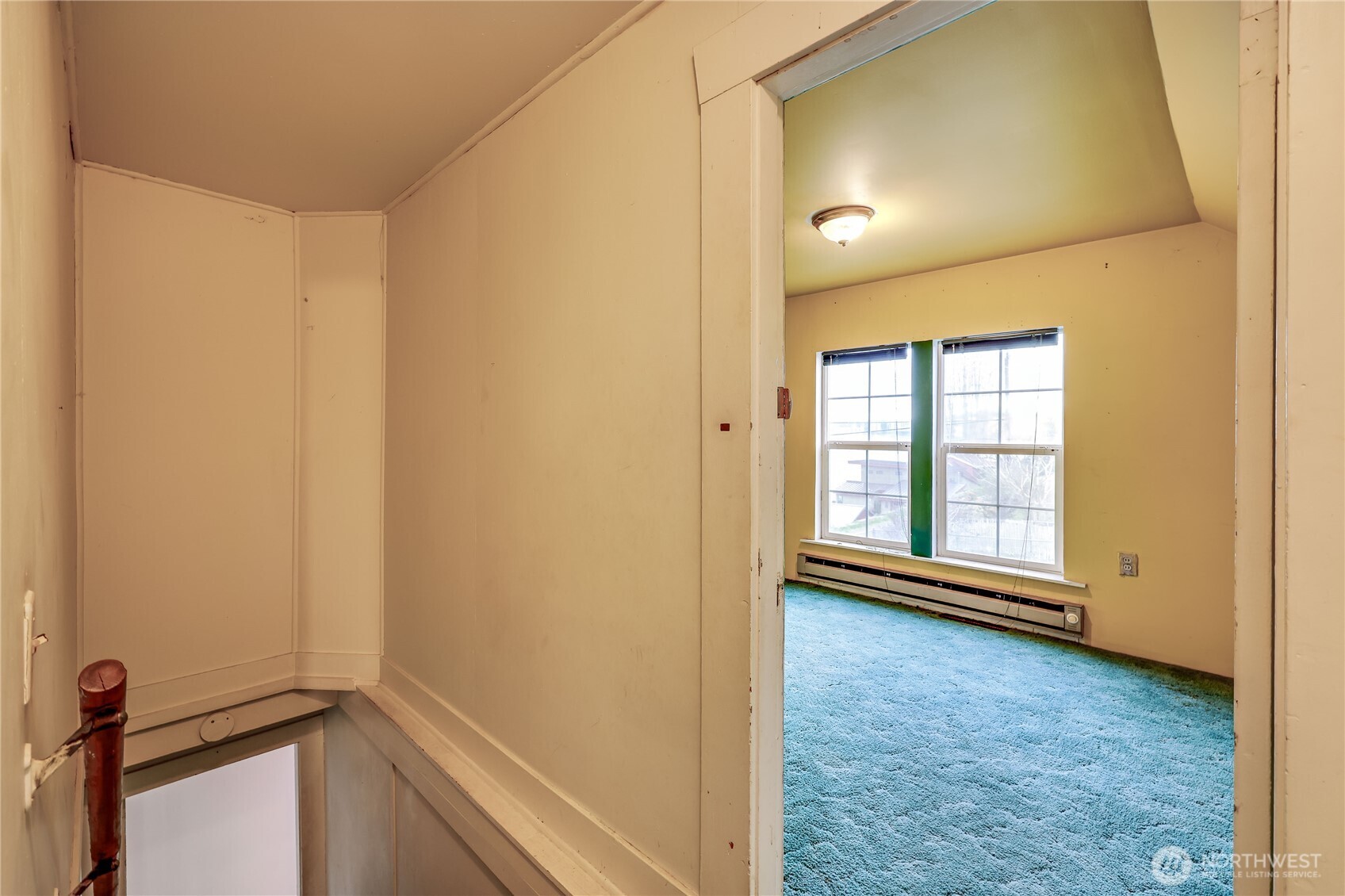 514 Shore Drive Bremerton, WA 98310 - Photo 20 of 40 a view of an empty room and window