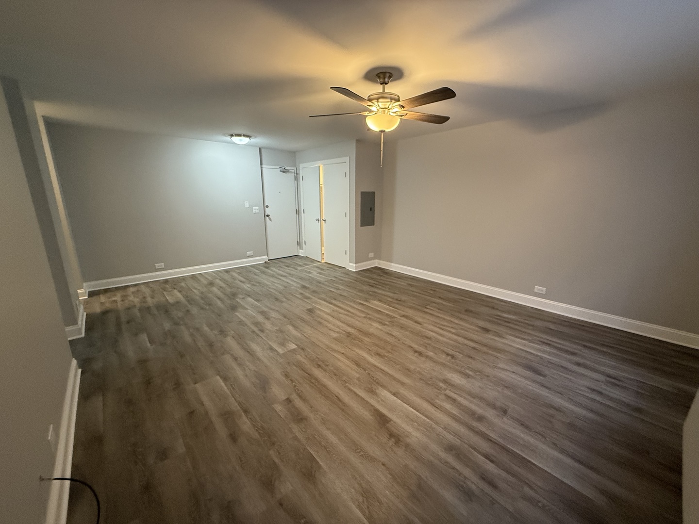 744 West Gordon Terrace, Unit 206 Chicago, IL 60613 - Photo 3 of 9