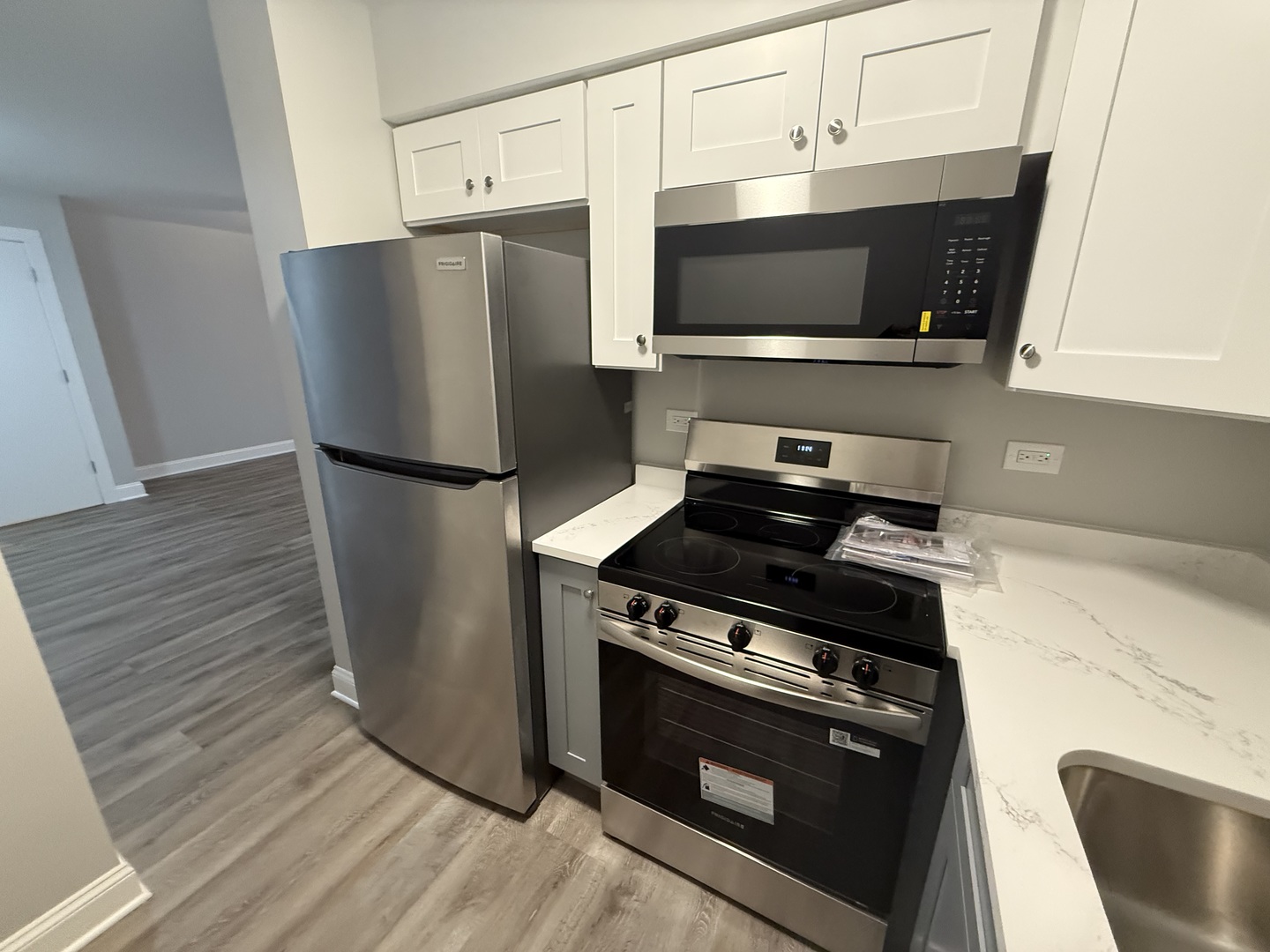 744 West Gordon Terrace, Unit 206 Chicago, IL 60613 - Photo 5 of 9