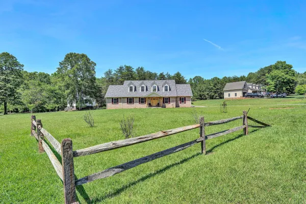 $639,000 | 2651 Timberwood Lane, Moneta, VA 24121