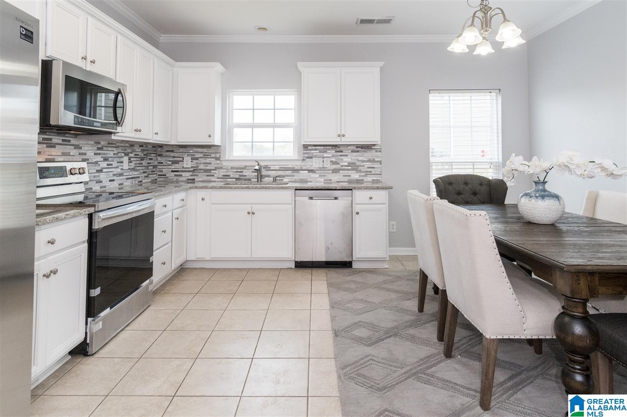 313 Nottingham Drive Calera, AL 35040 - Photo 11 of 34