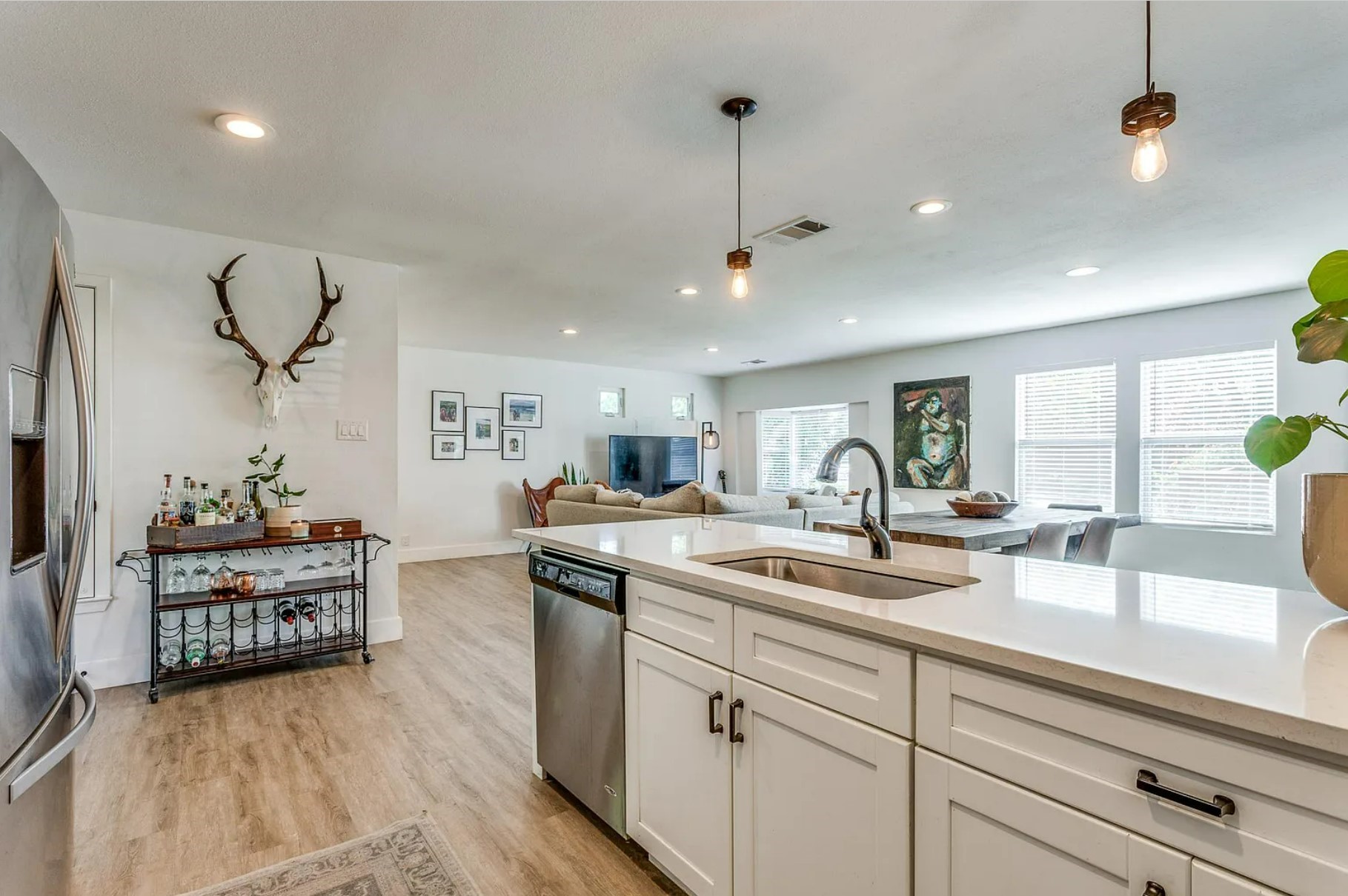 748 Wales Way Austin, TX 78748 - Photo 3 of 25