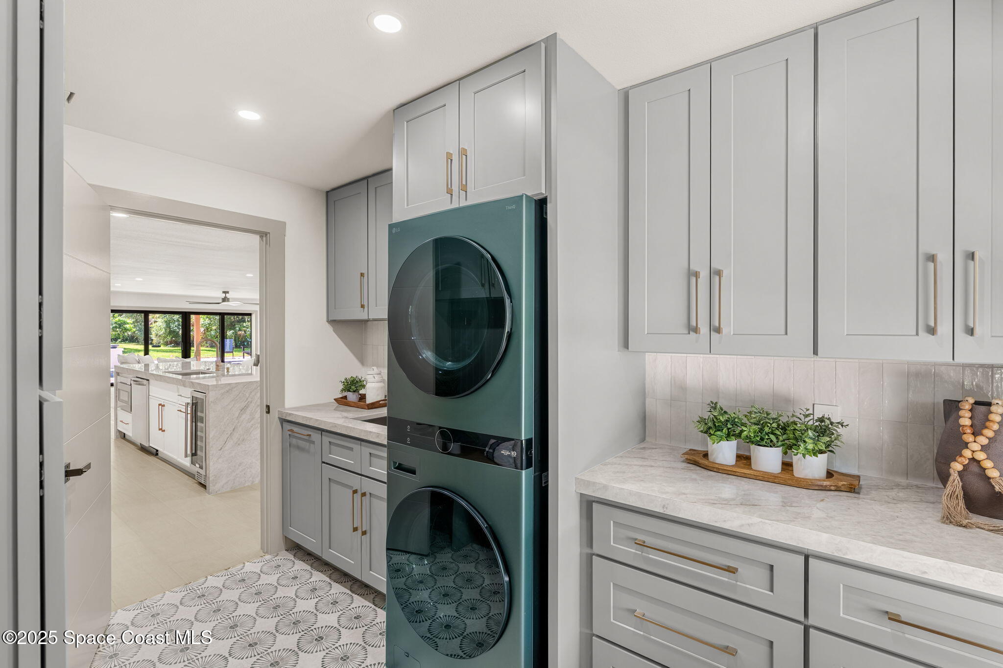 4313 Country Road Melbourne, FL 32934 - Photo 19 of 58 Smart designs maximize space