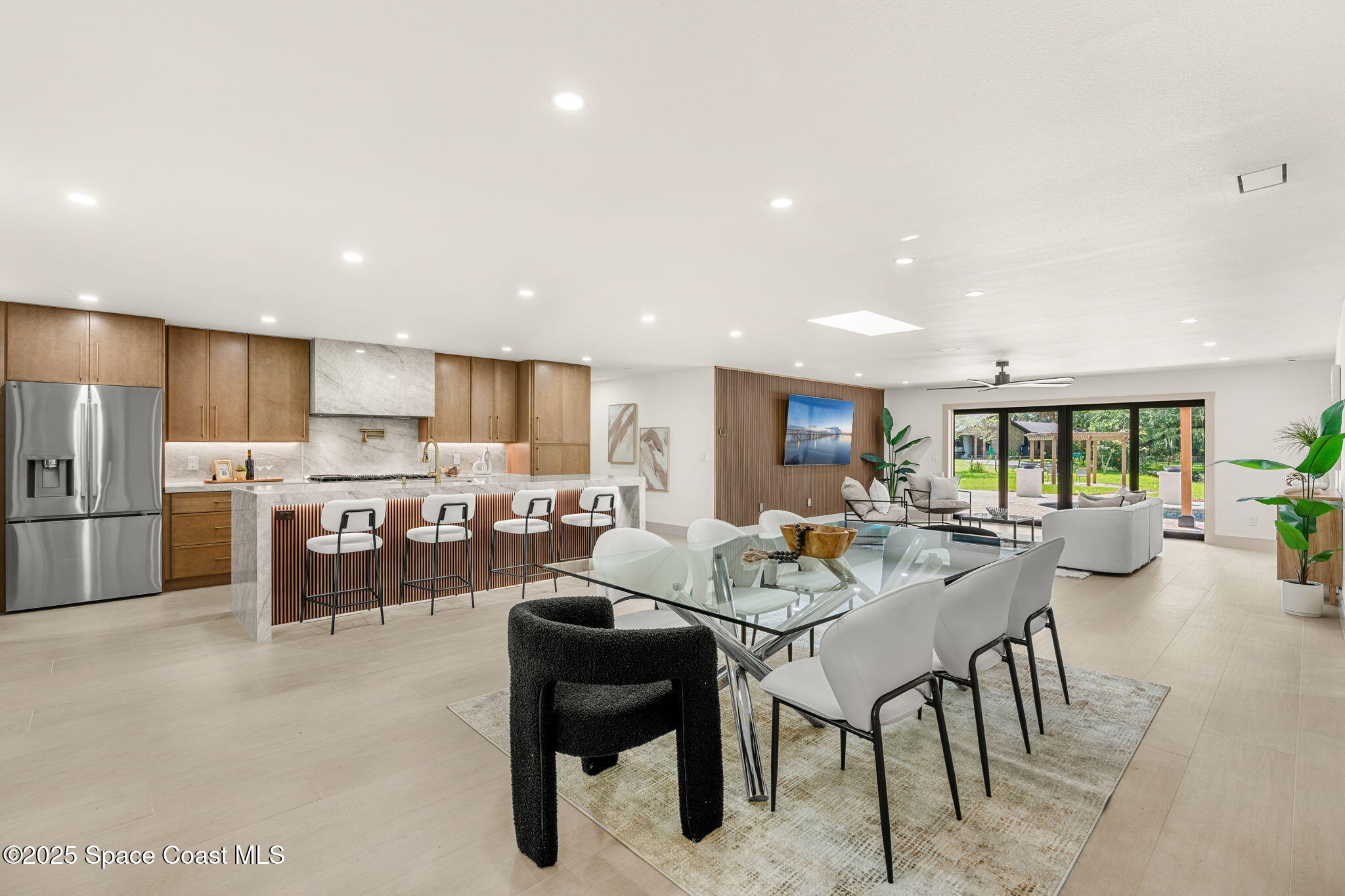 4313 Country Road Melbourne, FL 32934 - Photo 3 of 58 a view of a dining area with furniture