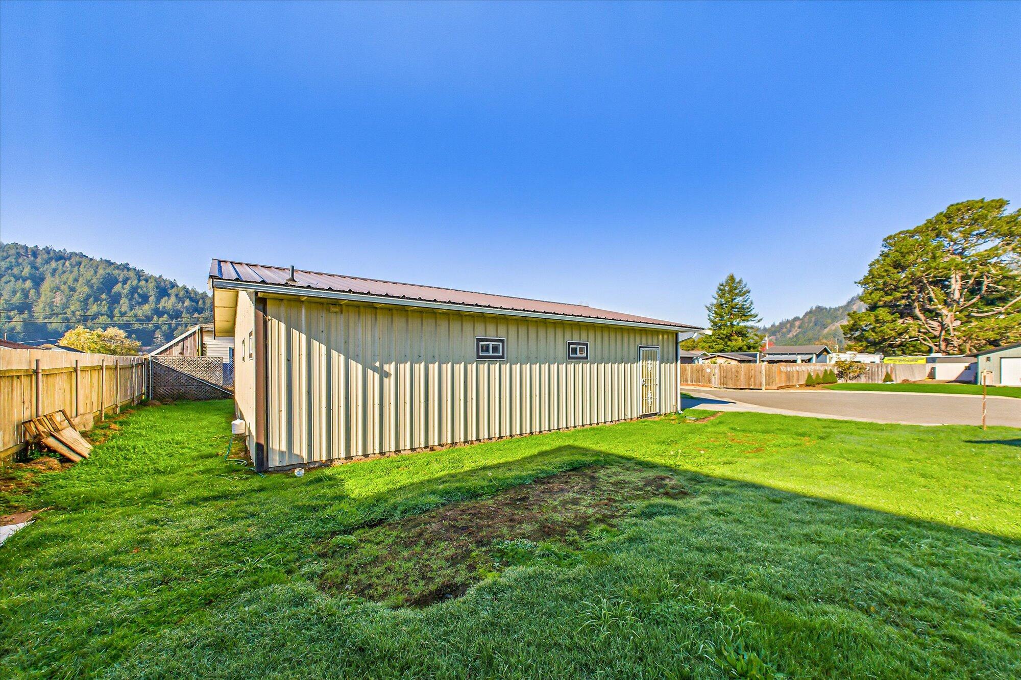 230 Smither Court Rio Dell, CA 95562 - Photo 30 of 37