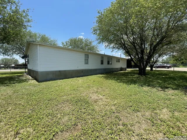 $240,000 | 207 South Edwards, Charlotte, TX 78011