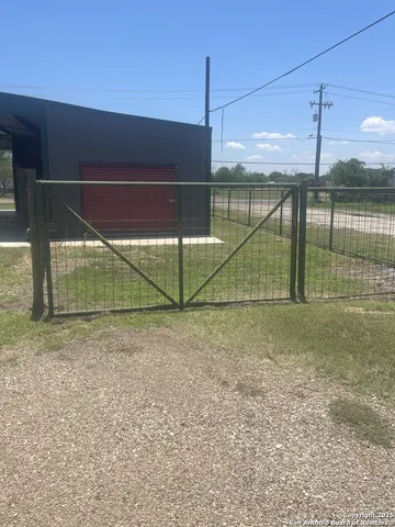 $240,000 | 207 South Edwards, Charlotte, TX 78011