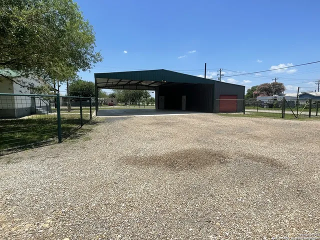 $240,000 | 207 South Edwards, Charlotte, TX 78011