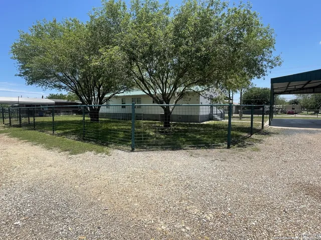 $240,000 | 207 South Edwards, Charlotte, TX 78011