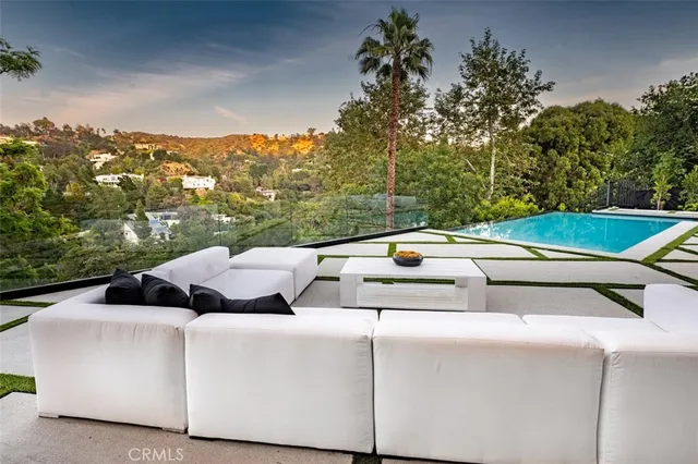 $4,995,000 | 2608 Zorada Drive, Los Angeles, CA 90046