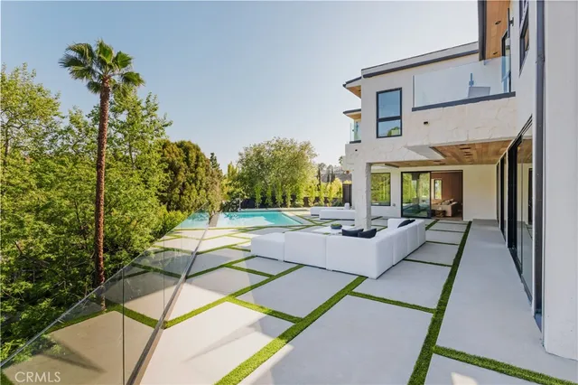 $4,995,000 | 2608 Zorada Drive, Los Angeles, CA 90046