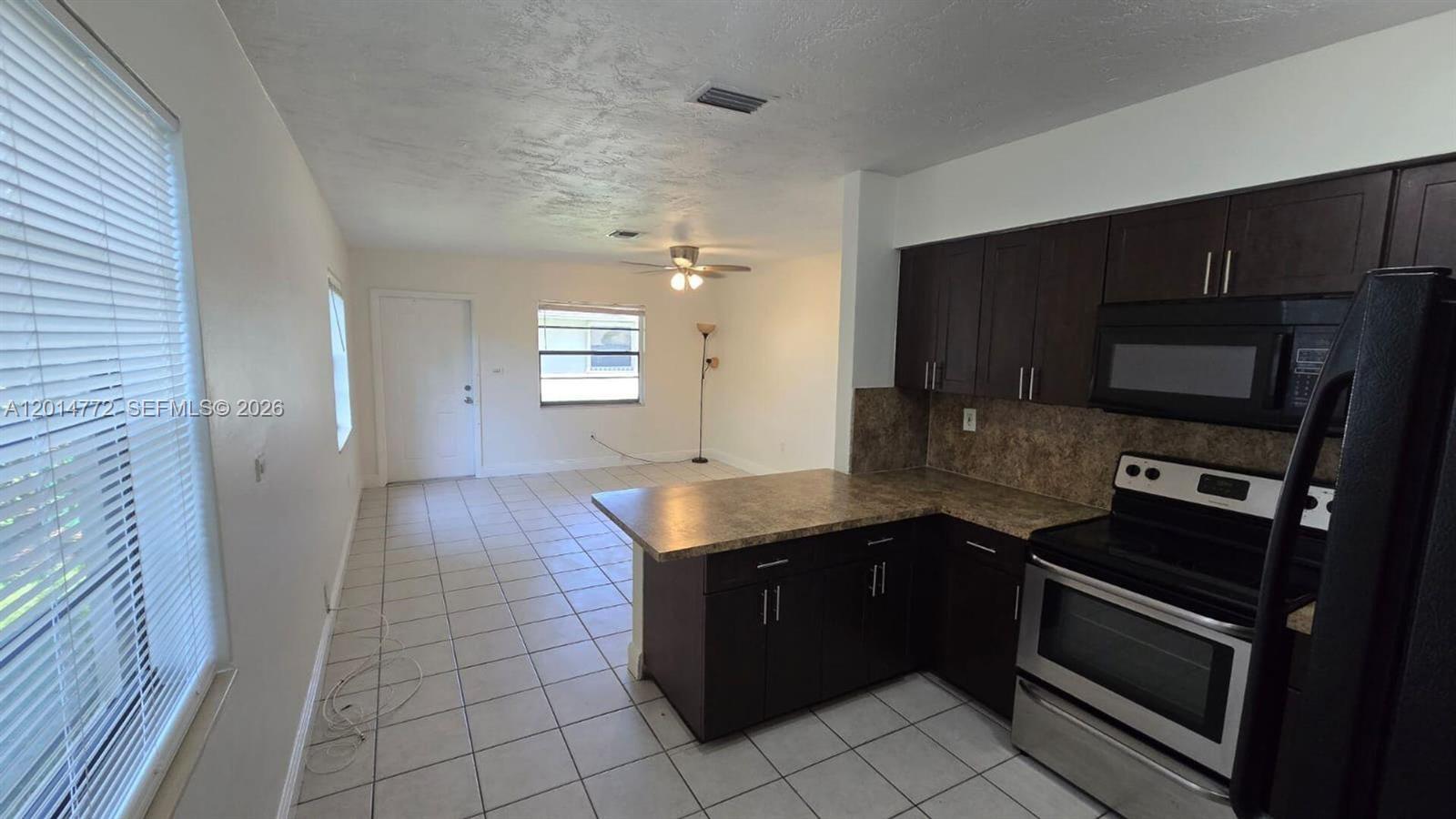 6134 Southwest 40th Court Miramar, FL 33023 - Photo 11 of 15