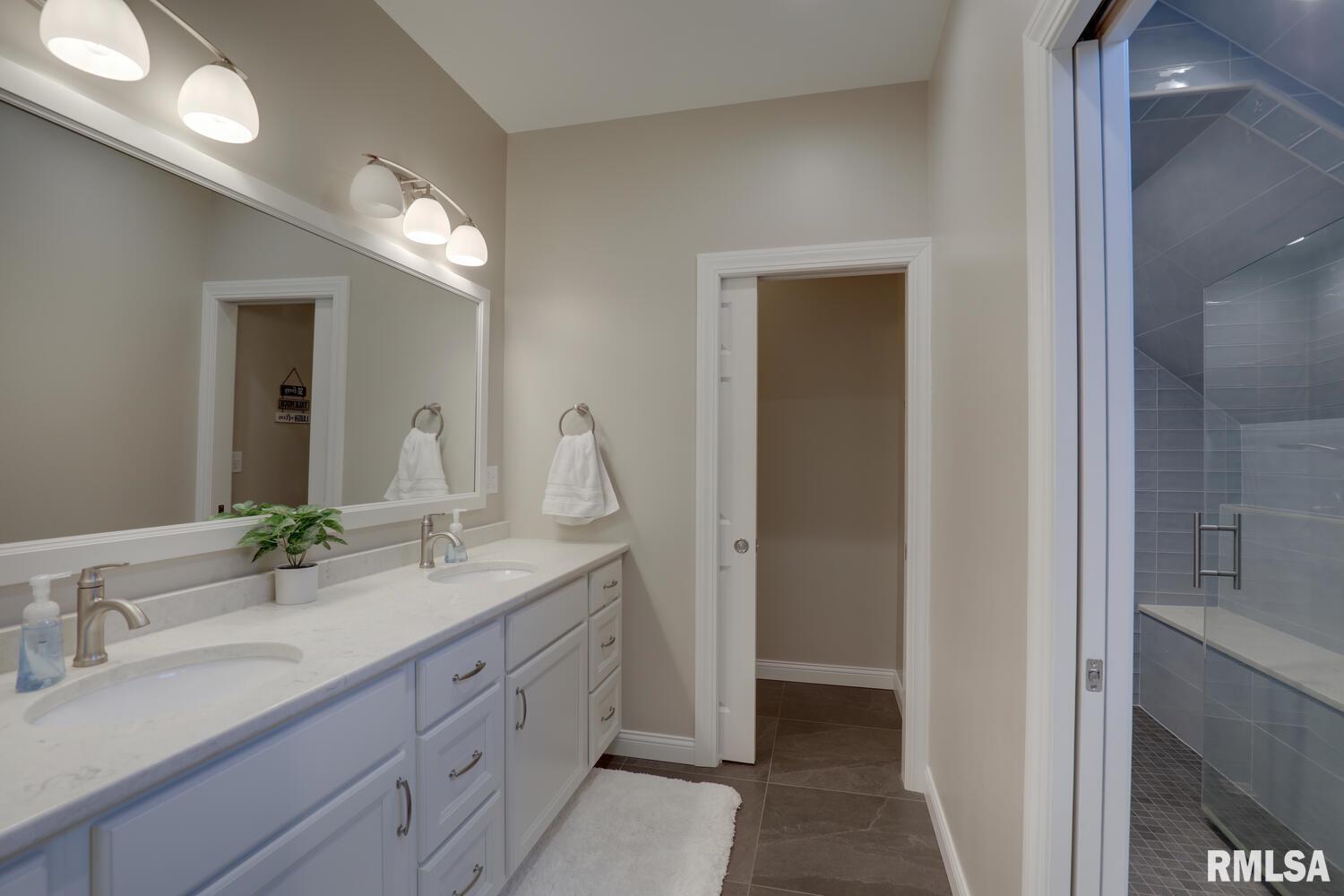 2815 Cheswick Road Quincy, IL 62301 - Photo 6 of 32