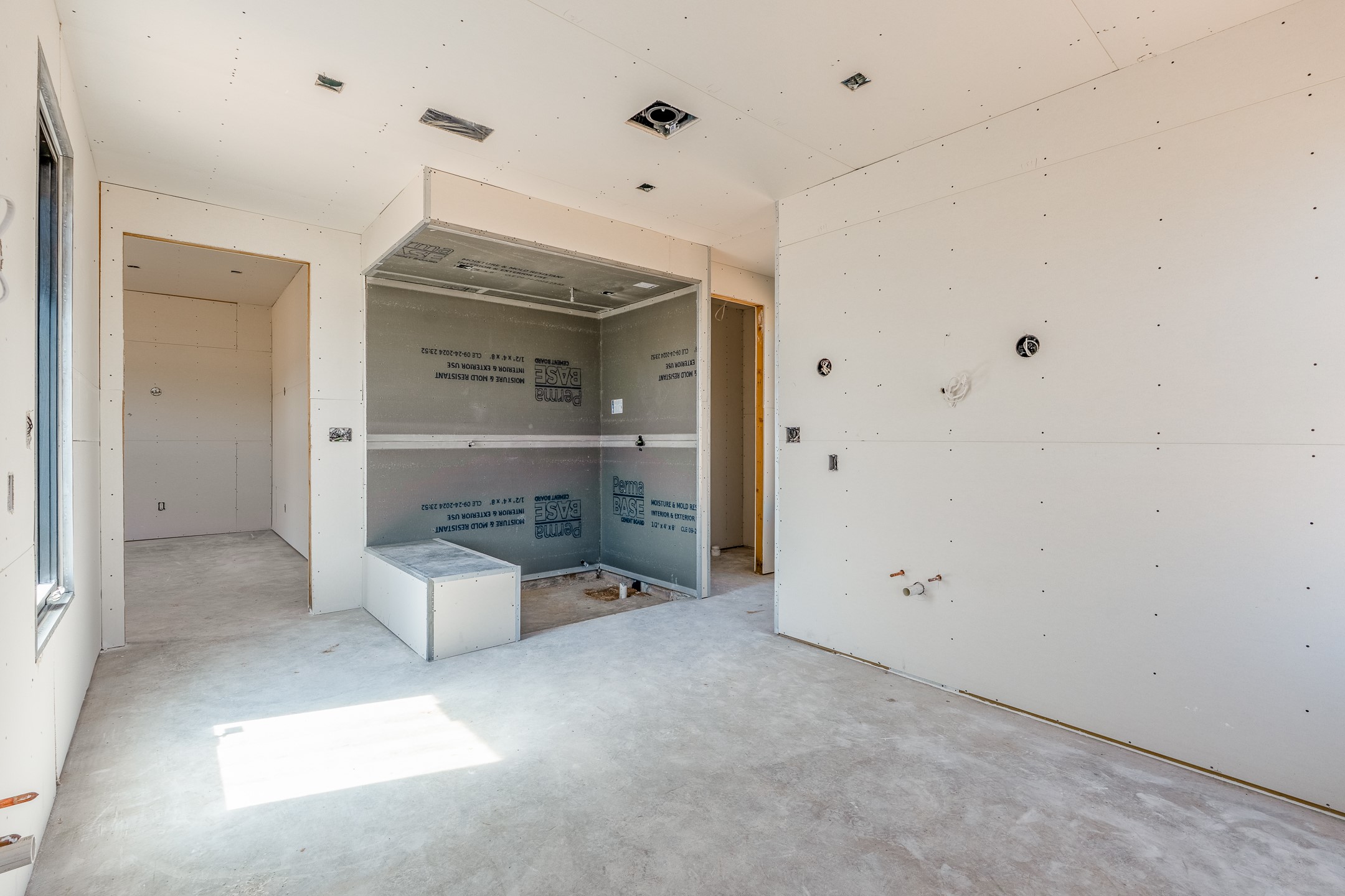 26 Sierra Rosa Loop Santa Fe, NM 87506 - Photo 21 of 25 Primary bathroom