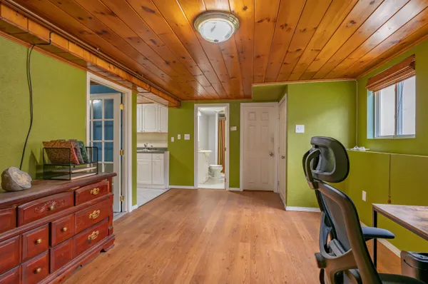 $499,000 | 31 Rosemont Avenue, Manchester, NH 03103