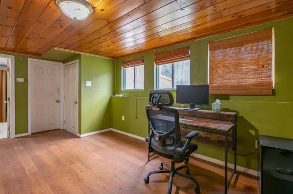 $499,000 | 31 Rosemont Avenue, Manchester, NH 03103