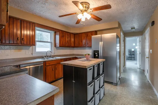 $499,000 | 31 Rosemont Avenue, Manchester, NH 03103