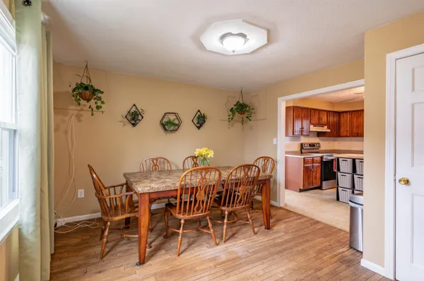 $499,000 | 31 Rosemont Avenue, Manchester, NH 03103