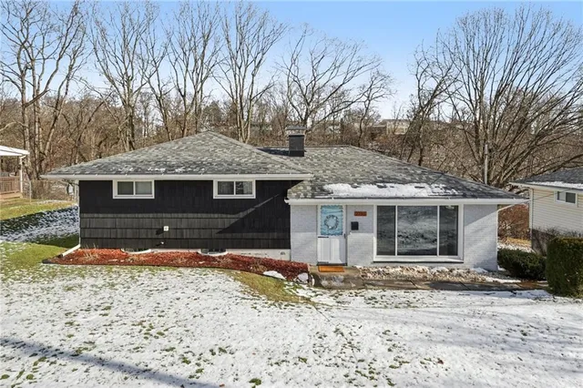 $260,000 | 2785 Hastings Drive, New Kensington, PA 15068