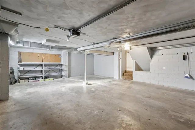 $260,000 | 2785 Hastings Drive, New Kensington, PA 15068