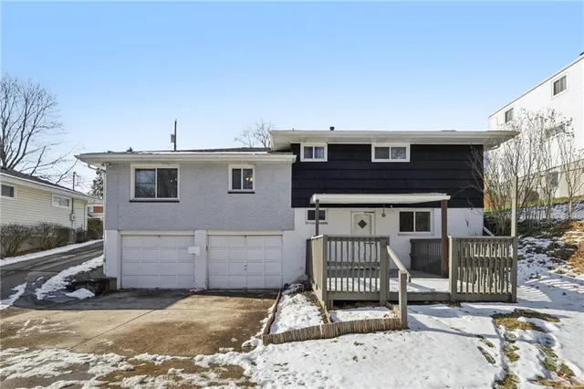 $260,000 | 2785 Hastings Drive, New Kensington, PA 15068