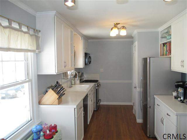 4 Schuster Road Guilderland, NY 12303 - Photo 8 of 25 Photo 8