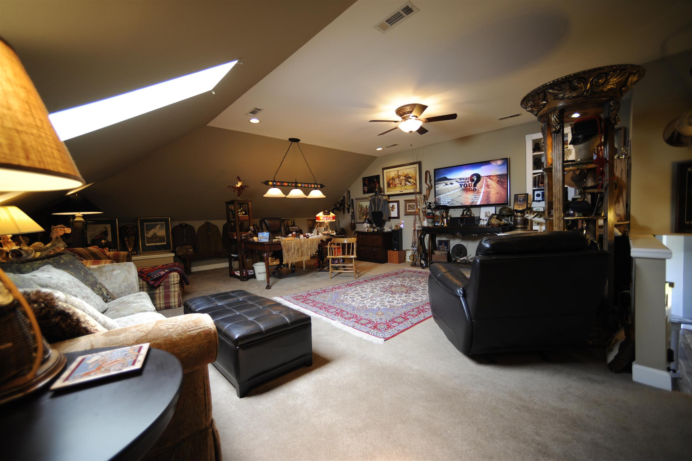 2186 H York Road Pleasant View, TN 37146 - Photo 23 of 30 a living room with furniture and a flat screen tv