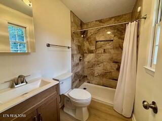 36 Deer Ridge Road Norris, TN 37828 - Photo 8 of 17 Deer Ridge owner suite bath