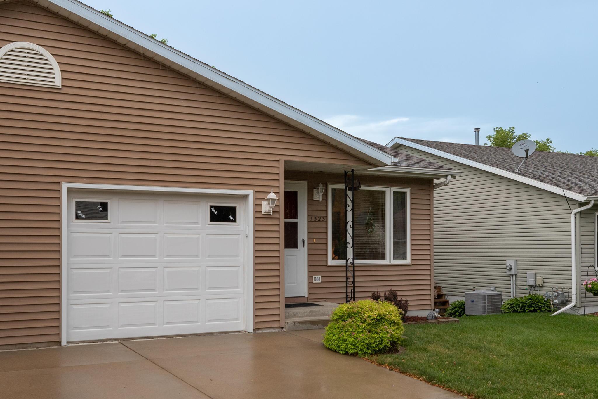 3323 7th Street Northwest Rochester, MN 55901 - Photo 2 of 34