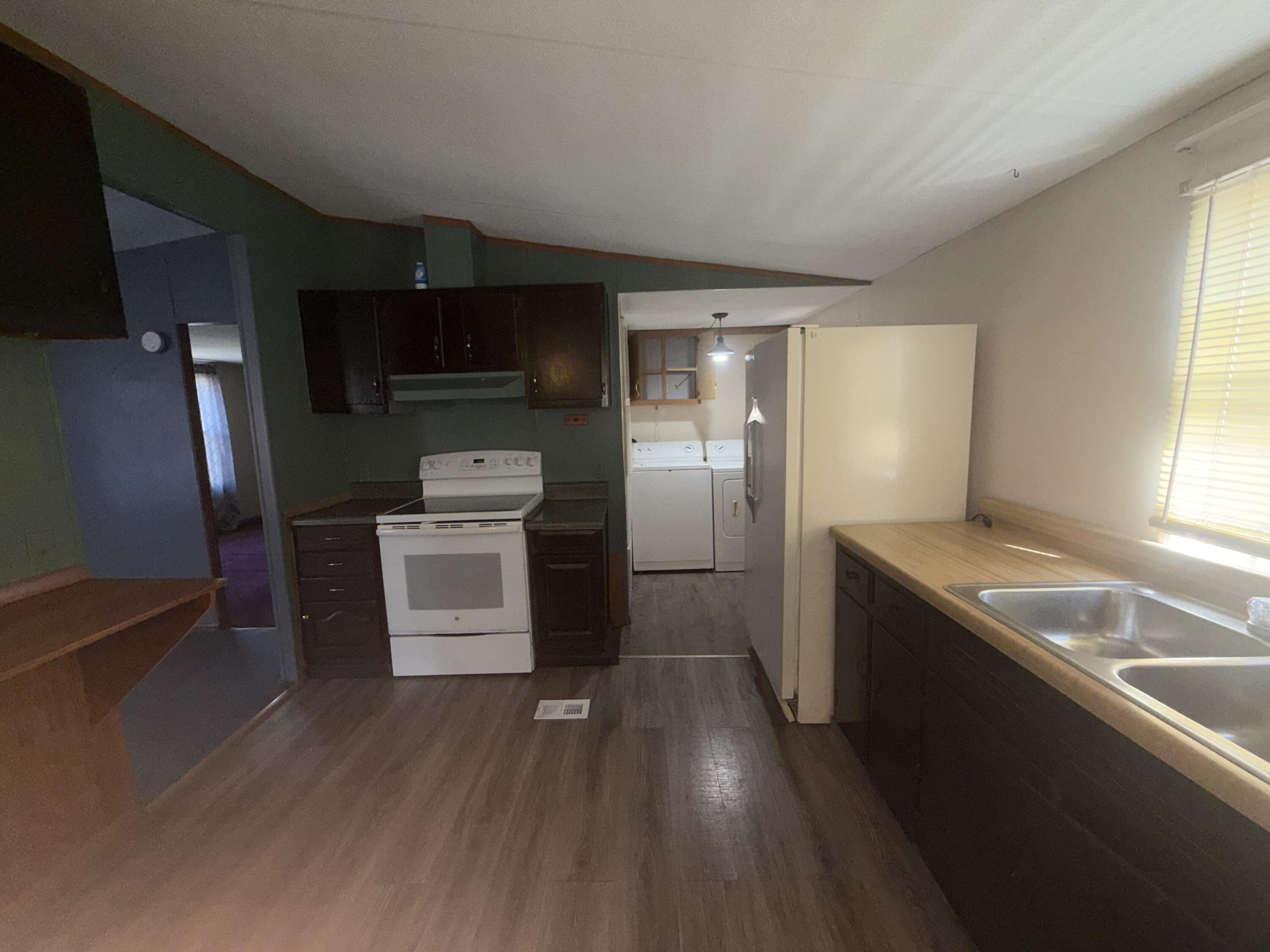 262 Lowe Street Buchanan, VA 24066 - Photo 25 of 36 Kitchen