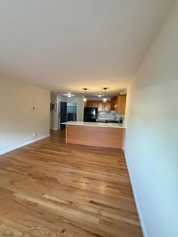 $1,850 | 816 West Grand Street, Unit 3I, Elizabeth, NJ 07202