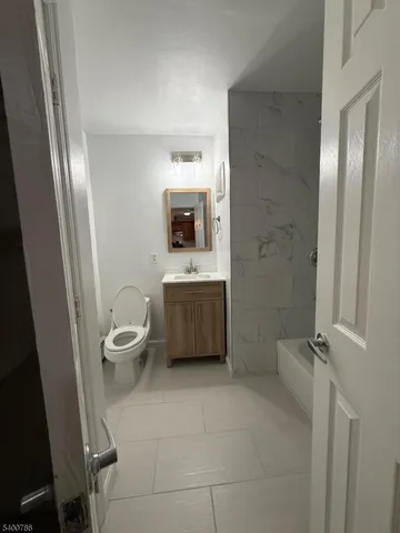 $1,850 | 816 West Grand Street, Unit 3I, Elizabeth, NJ 07202