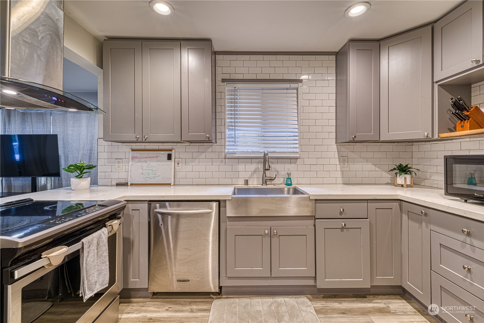 1817 Rocky Point Road Northwest Bremerton, WA 98312 - Photo 7 of 25 Gallery Image 7