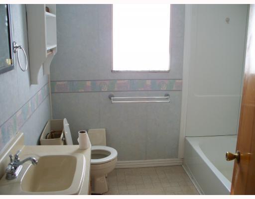 557 Toms Run Road Holbrook, PA 15316 - Photo 8 of 10 Master Bath/Spa.