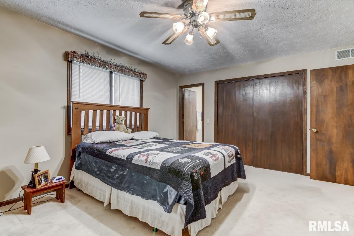 3266 Hilltop Road Springfield, IL 62712 - Photo 14 of 43