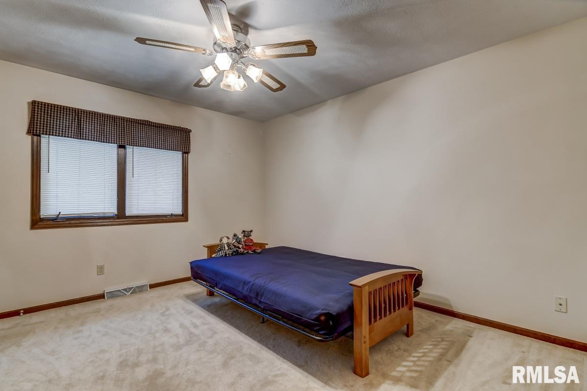 3266 Hilltop Road Springfield, IL 62712 - Photo 16 of 43