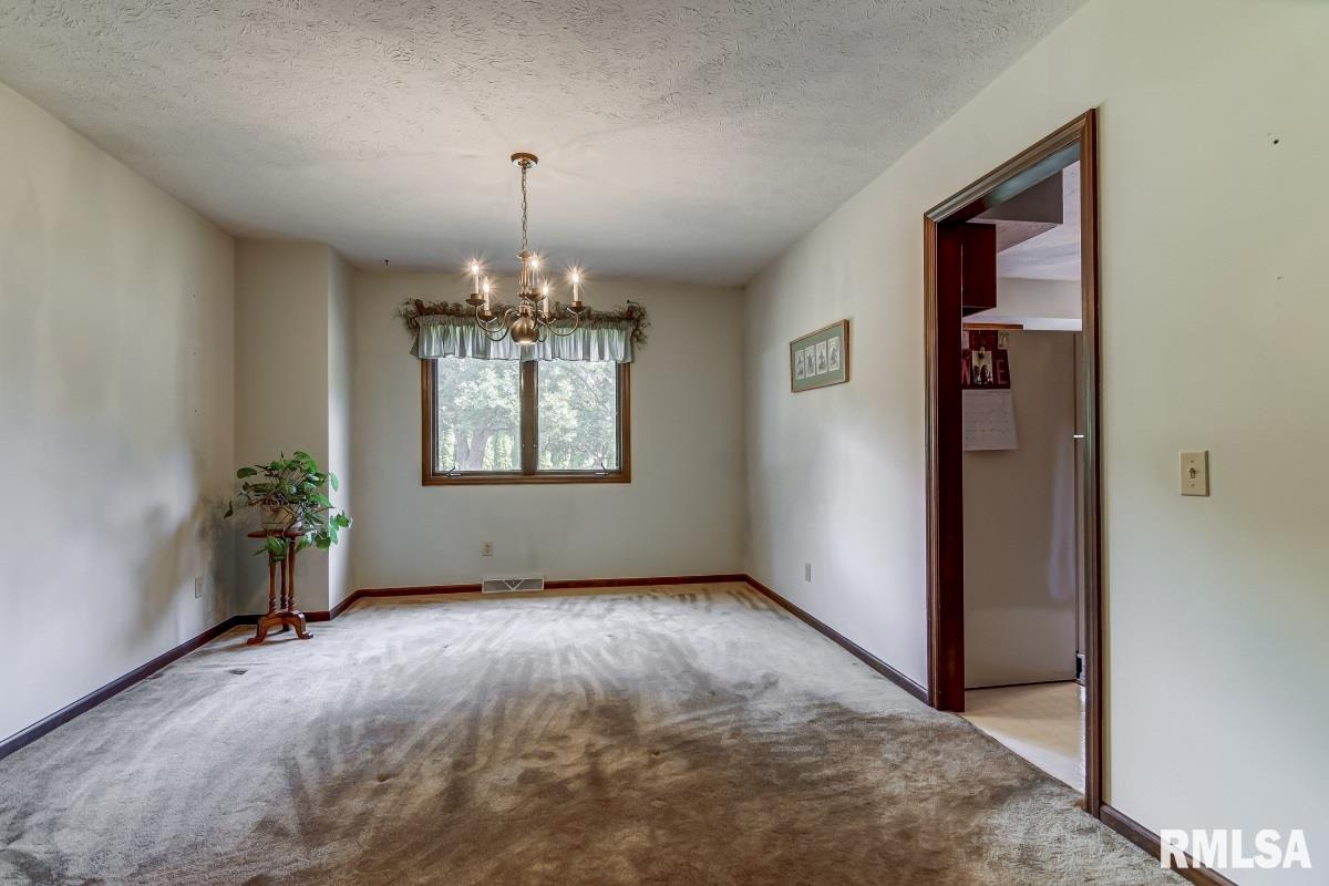 3266 Hilltop Road Springfield, IL 62712 - Photo 20 of 43