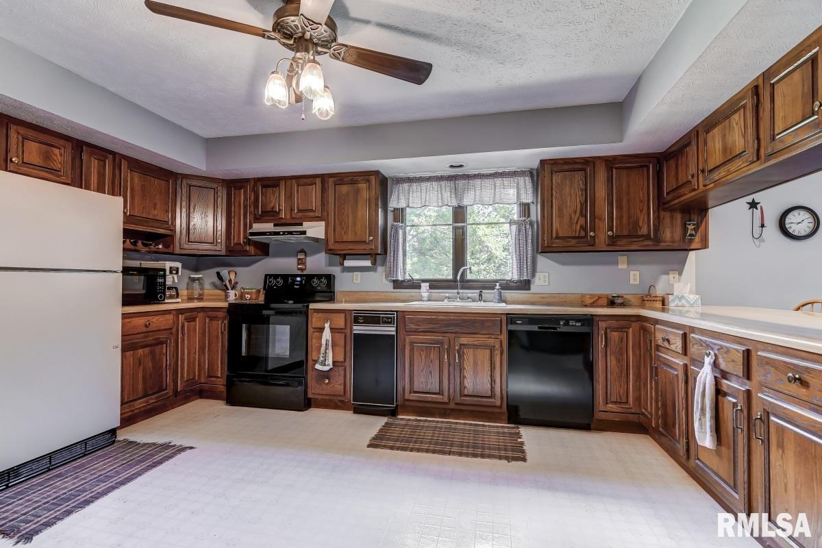 3266 Hilltop Road Springfield, IL 62712 - Photo 30 of 43
