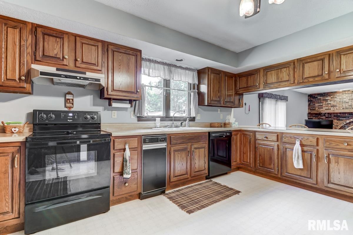 3266 Hilltop Road Springfield, IL 62712 - Photo 32 of 43