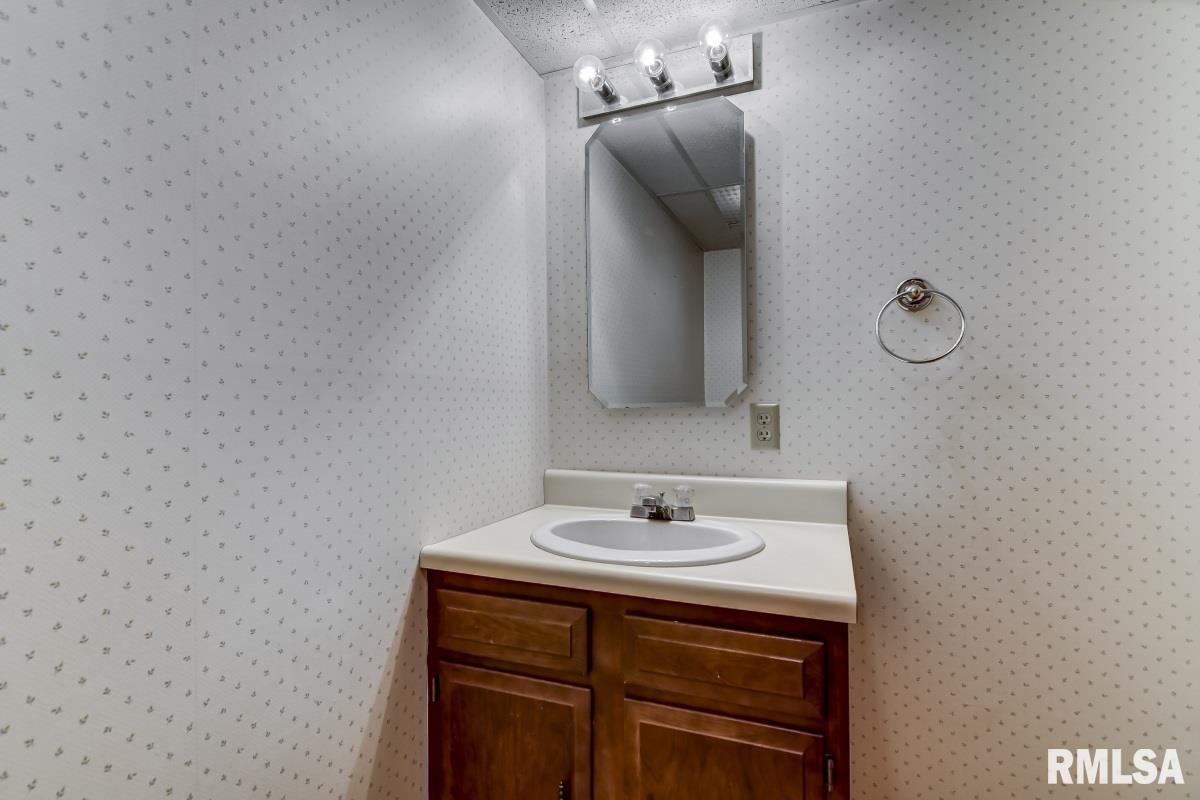 3266 Hilltop Road Springfield, IL 62712 - Photo 35 of 43