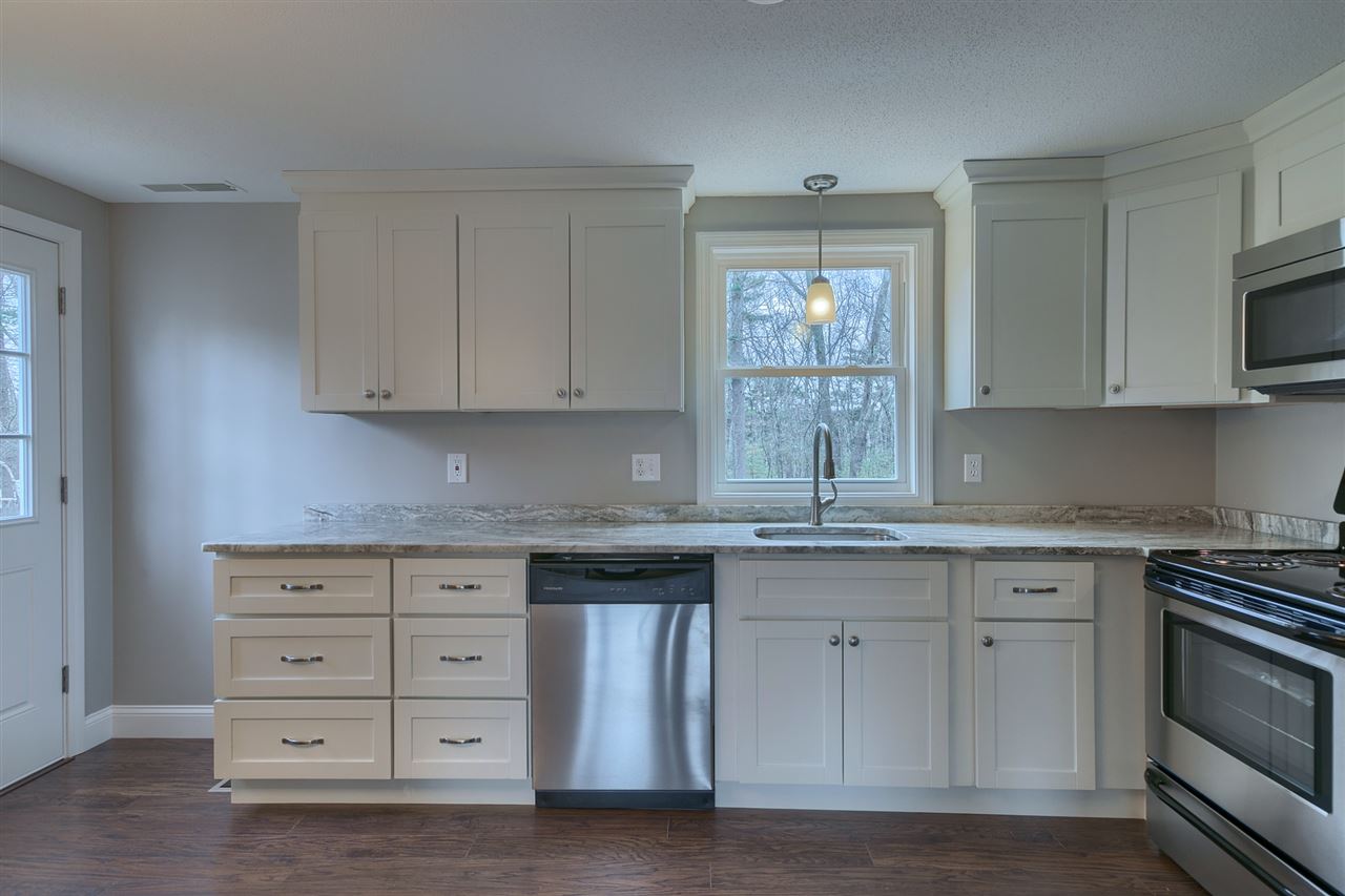 19 English Range Road, Unit R Derry, NH 03038 - Photo 8 of 17