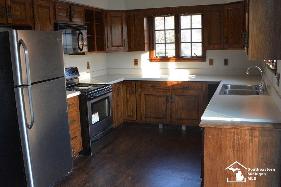 721 West Erie Road Temperance, MI 48182 - Photo 5 of 14