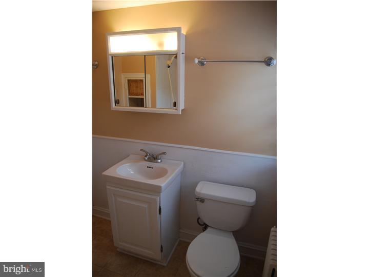 310 Rodman Road Wilmington, DE 19809 - Photo 18 of 24 Bathroom