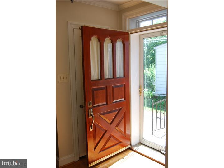 310 Rodman Road Wilmington, DE 19809 - Photo 4 of 24 Foyer