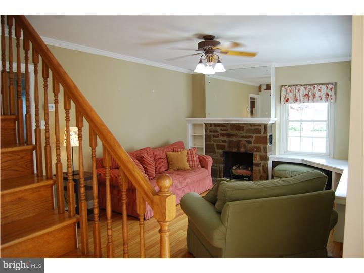 310 Rodman Road Wilmington, DE 19809 - Photo 5 of 24 Living Room