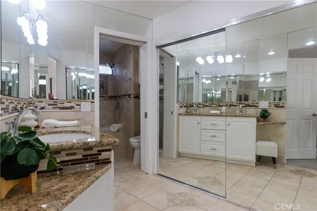 a close view of a bathtub in bathroom