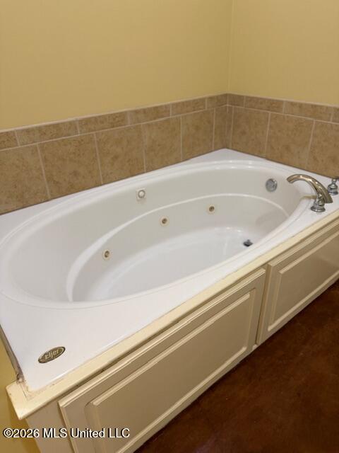 613 Shea Cove Brandon, MS 39047 - Photo 11 of 25 Primary jetted tub